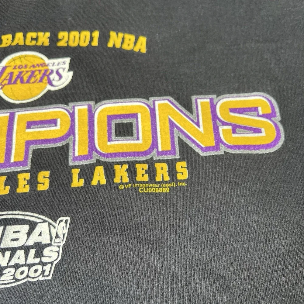 Los Angeles Lakers Shirt Men Size XL 2001 NBA Champions Back to Back Champions